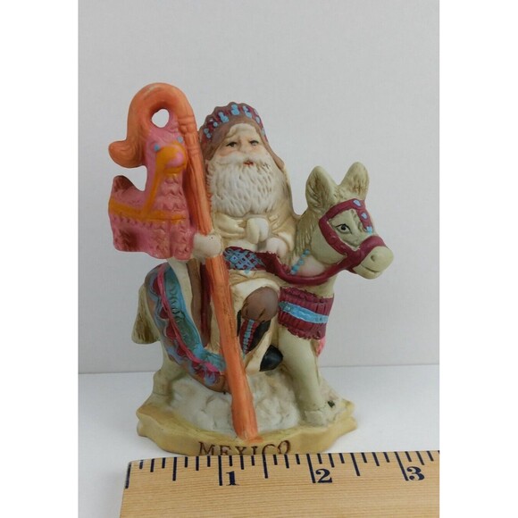 Santa’s of the Nations Hand Painted Porcelain Figurine Mexico 1991 Christmas - Picture 6 of 8